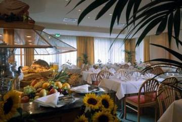 Four Points By Sheraton Hotel 4*